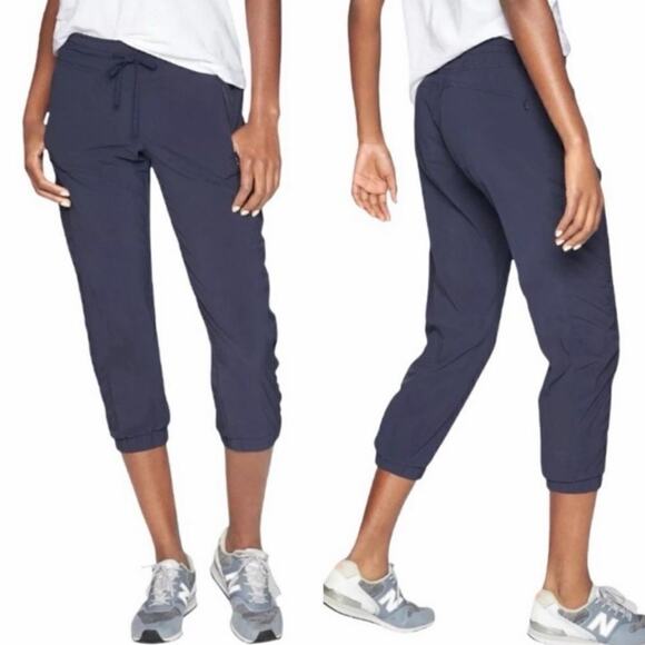 Athleta La Viva Capri Black Pants Womens Sz 6 *964585 Hiking Travel Lightweight - Picture 3 of 9